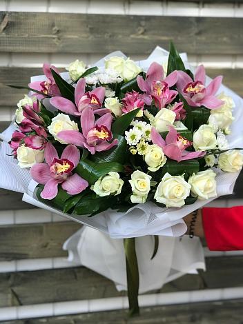 Букет цветов из: Розы и Хризантемы в Елизово