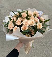 Букет Кремовые розы Латте в Елизово